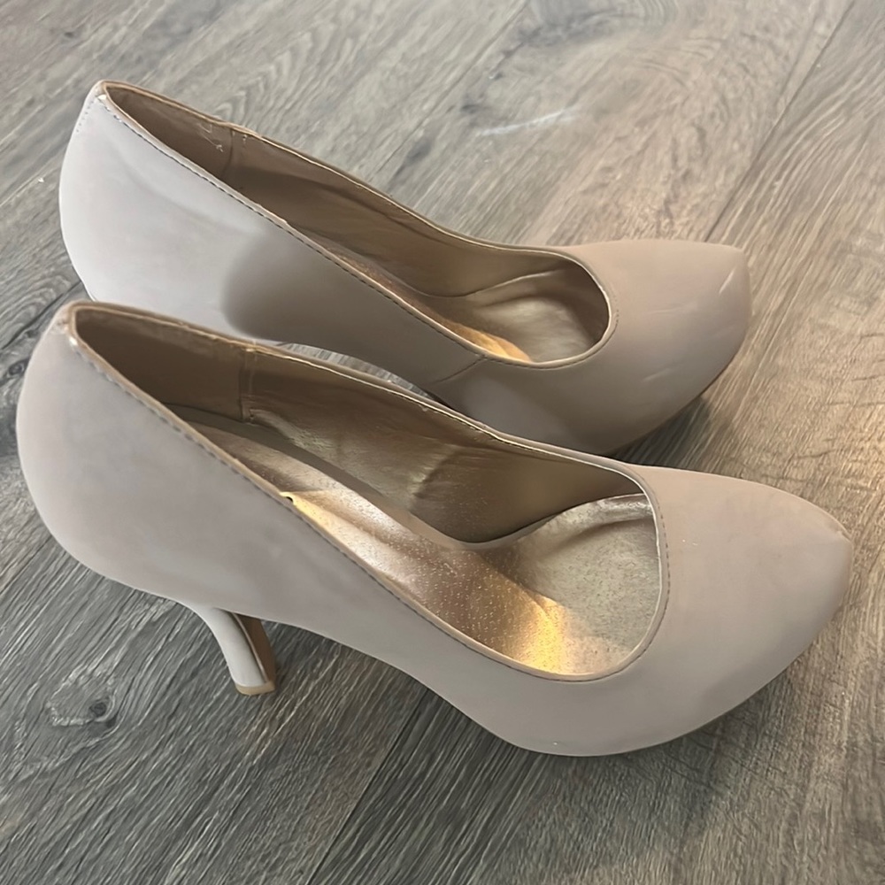 Casual dress pump